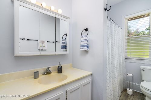 214 Forrest Ave, Cocoa FL 32922-7517 exterior