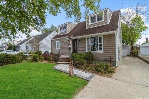 1491 Adams St, Floral Park, NY 11003-1006