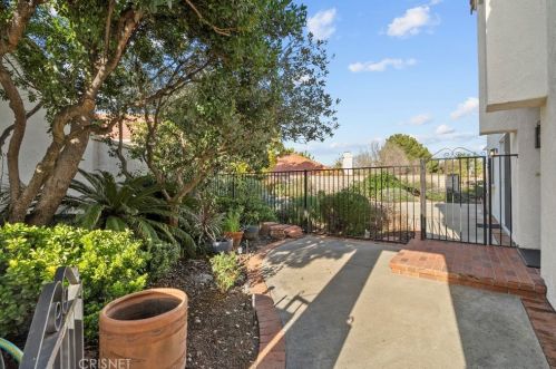 25946 Coloretti Ct, Santa Clarita, CA 91355-2045