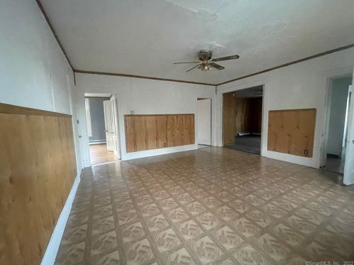 332 Center St, Meriden, CT 06450-3204