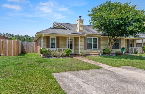 405 Erskine St, Ladson, SC 29456-3259