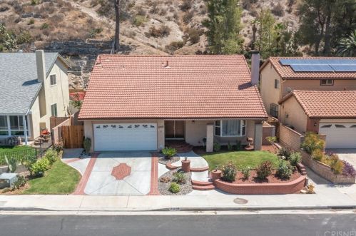 29000 Gladiolus Dr, Santa Clarita, CA 91387-1828