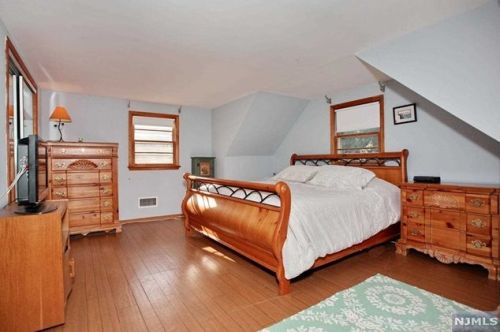 87 Minnehaha Blvd, Oakland NJ  07436-2804 exterior