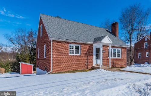 2904 Spruce St, Harrisburg, PA 17109-3553