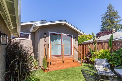 542 Quartz St, Redwood City CA  94062-2228 exterior