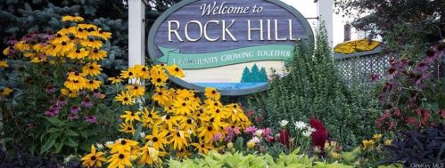 11 Picadilly Ct, Rock Hill NY  12775-6435 exterior