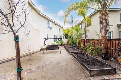 40347 Amesbury Ln, Temecula CA 92591-4432 exterior