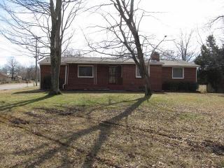 406 Parker Dr, Clarksville, TN 37042-6374