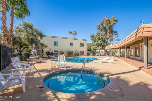 8450 Old Spanish Trl, Tucson AZ 85710-4302 exterior