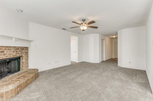 409 Reagan Ln, Burleson TX  76028-5698 exterior