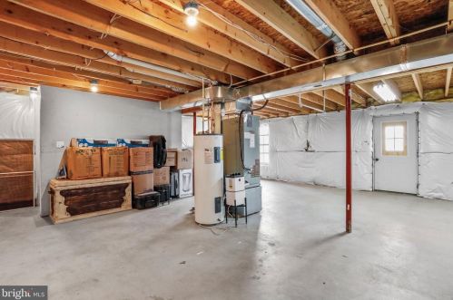 801 High Top Rd, Linden VA  22642-5445 exterior