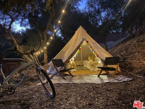 328 Topanga Canyon Blvd, Topanga CA  90290-3838 exterior