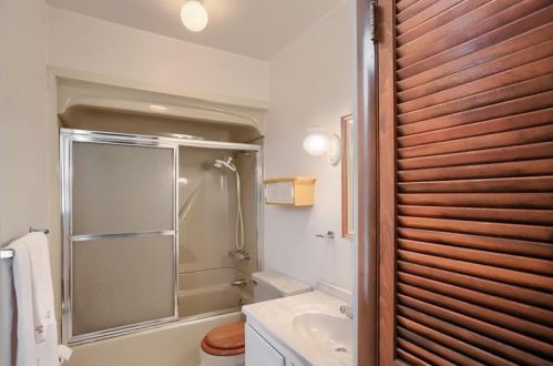 2378 Beckert Ave, Pittsburgh PA 15212-1408 exterior