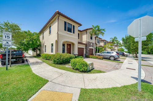 3364 91st Ter, Hialeah, FL 33018