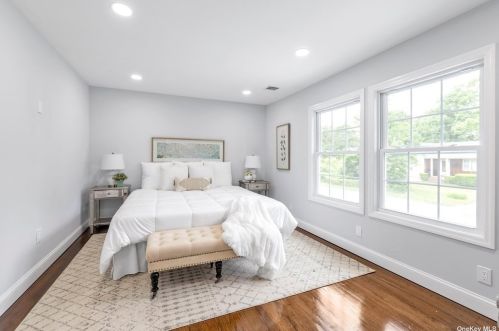 386 Silver St, Babylon NY  11704-4008 exterior