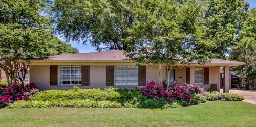 901 Roselawn Dr, West Memphis, AR 72301-2486