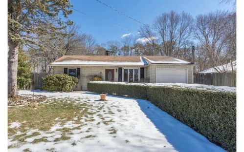 1057 Bay Shore Ave, Bayshore, NY 11706-2705