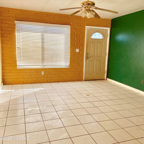 6623 Escalante Rd, Tucson, AZ 85730-3236