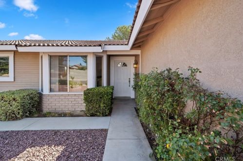 14303 Meadow Grove Dr, Victorville, CA 92395-5810