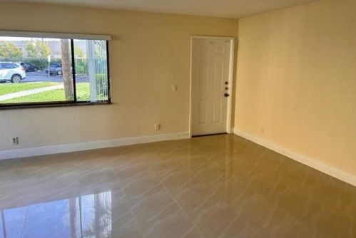 510 Meadows Cir, Boynton Beach FL  33436-8934 exterior
