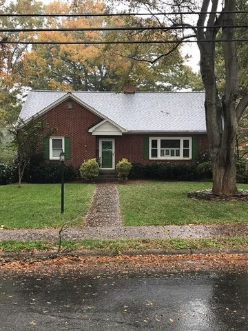 700 Sumter St, Shelby NC  28150-4335 exterior