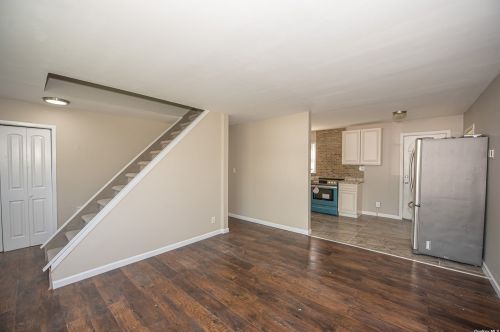 48 Deer St, Wheatley Heights NY  11798-3302 exterior