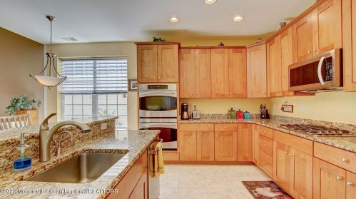 172 Huntington Dr, Jackson Twp NJ  08527-4789 exterior