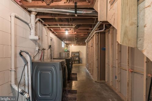 1642 Ox Rd, Edinburg VA  22824-3024 exterior