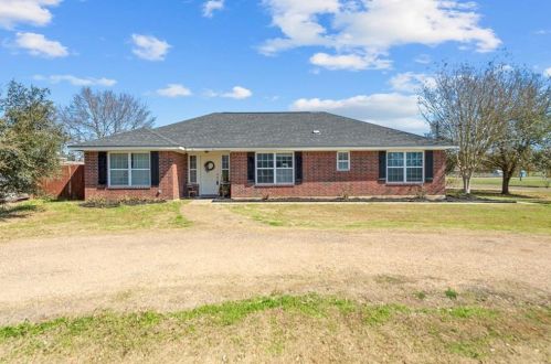 902 Caldwell St, Leo, TX 78947-5365