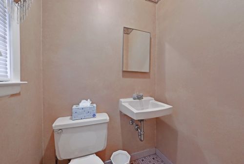 473 Avenue, Bayonne NJ  07002-4835 exterior