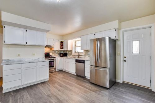 5038 Starker Ave, Madison WI  53716-1924 exterior