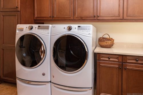 8458 Lower Scarborough Ct, San Diego CA 92127-6119 exterior