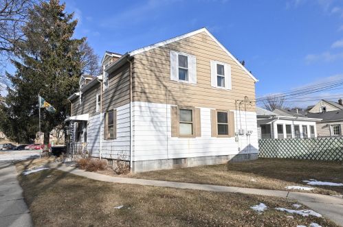 9041 Lisbon Ave, Milwaukee WI  53222-2720 exterior