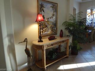 1607 Manchester Ct, Naples FL  34109-0430 exterior
