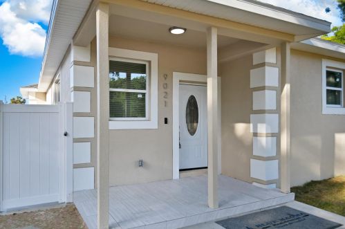 9021 Riverview Dr, Riverview, FL 33578-4932