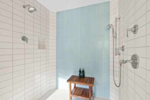 2713 Burries Rd, Chenequa WI  53029-9352 exterior