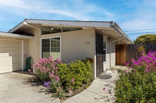 1210 Pecos Way, Sunnyvale CA  94089-2325 exterior