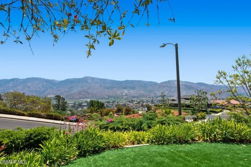 643 Dana Dr, Santa Paula CA  93060-1614 exterior