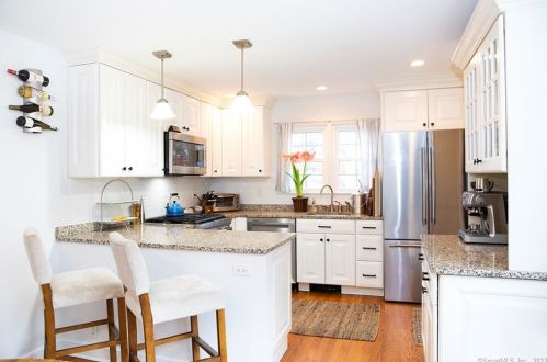 8 Walnut Ave, Norwalk CT  06851-5101 exterior