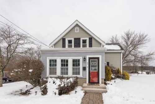 61 Mylod St, Norwood, MA 02062-4011