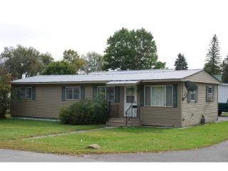 3 Lake St, Hog Island, VT 05488-1313