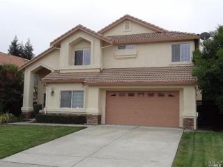 696 Edenderry Dr, Vacaville, CA 95688-8570