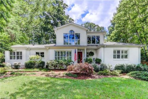 3807 Henderson Rd, Greensboro, NC 27410-4407