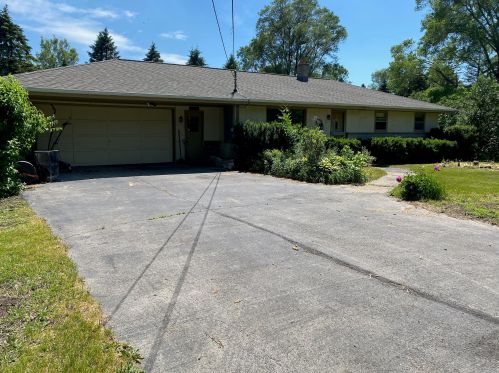 2219 Pleasant Valley Rd, West Bend, WI 53095-9708