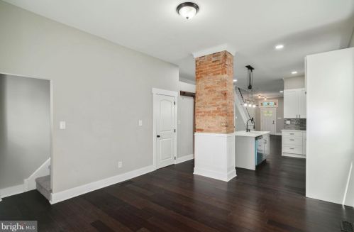 210 Market St, Gloucester NJ  08030-1907 exterior