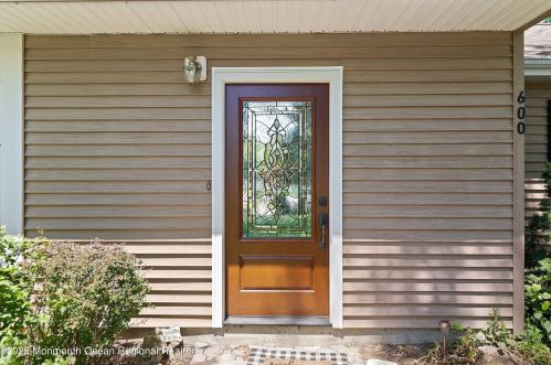 600 Kirk Ln, Bricktown NJ exterior