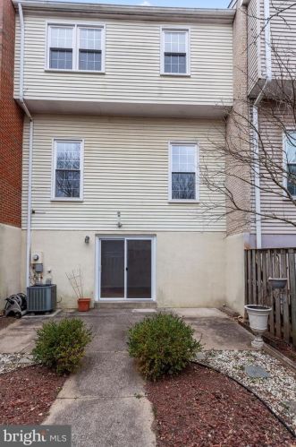 5509 Miles Ct, Springfield VA 22151-1714 exterior