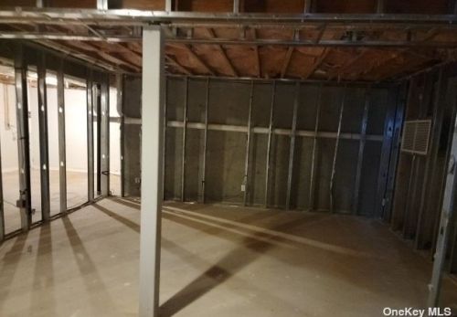 111 Crystal Brk Holw Rd, Mount Sinai NY  11766-2024 exterior