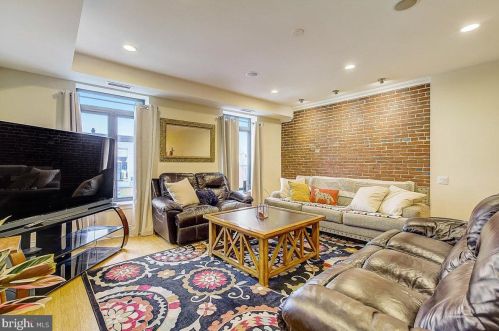 530 Girard Ave, Philadelphia, PA 19125-3331