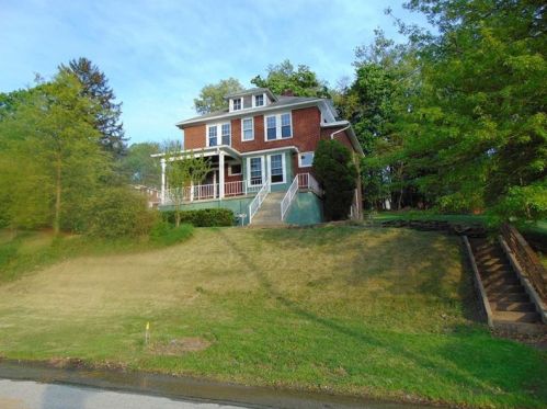 734 Blackstone Ave, South Connellsville, PA 15425-4204